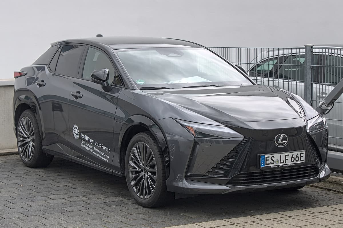 Lexus RZ