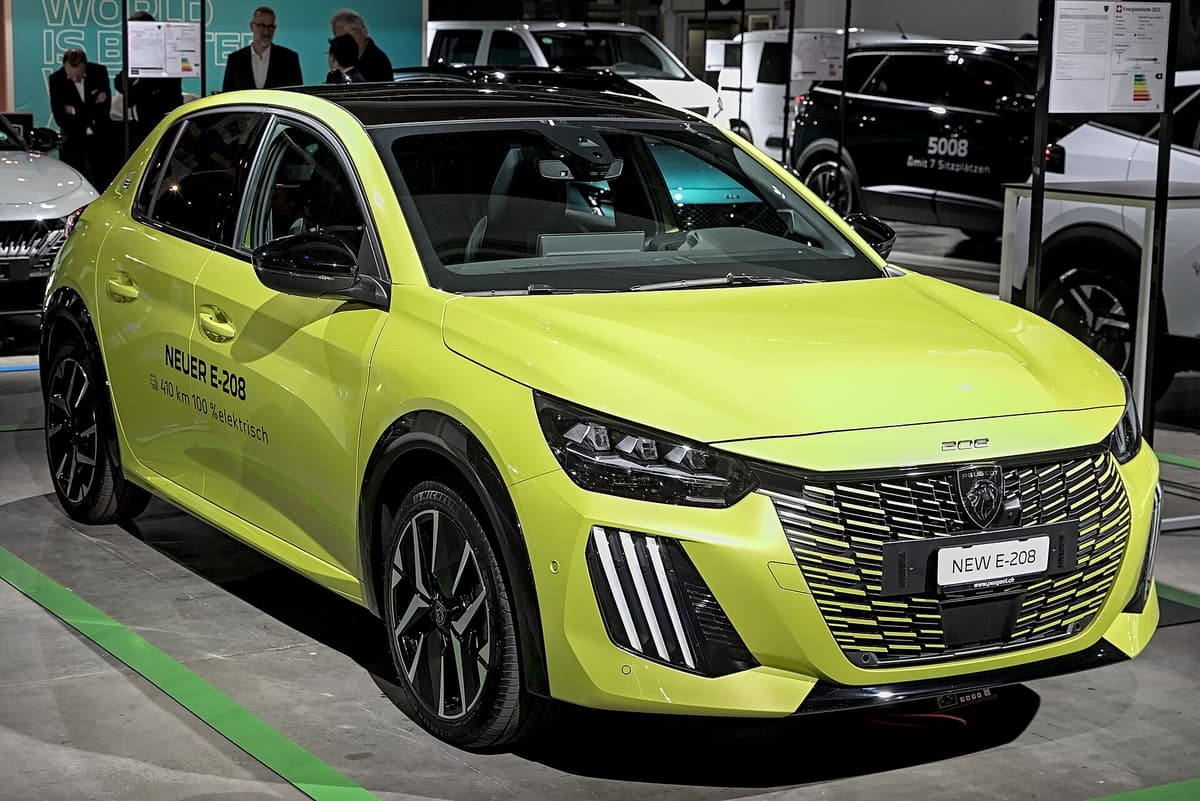 Peugeot e-208